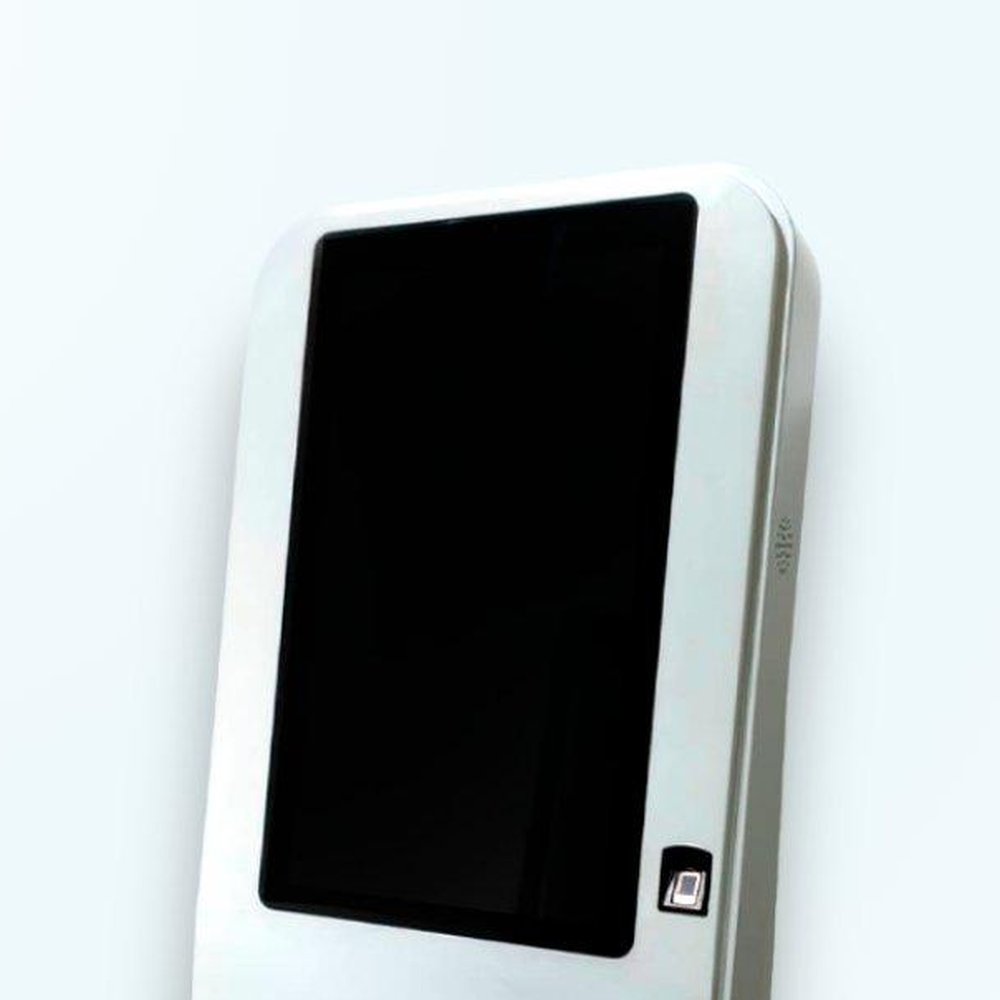 Totem Pro de autoatendimento touch 4K 3